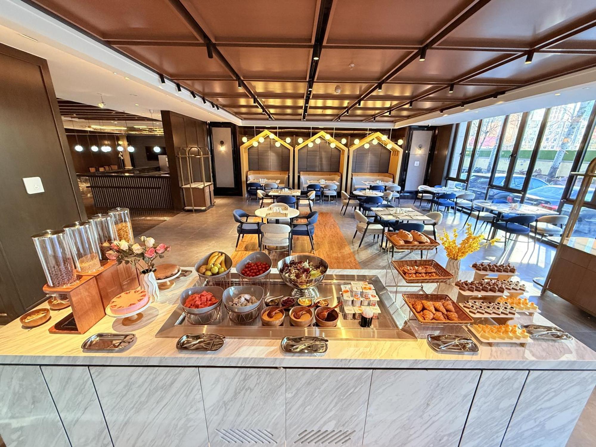 Hilton Garden Inn Beijing Guomao Exteriér fotografie